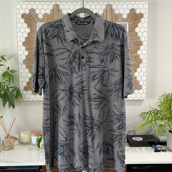 Travis Mathew Gray Polo with Blue Leaf Pattern - Picture 1 of 4